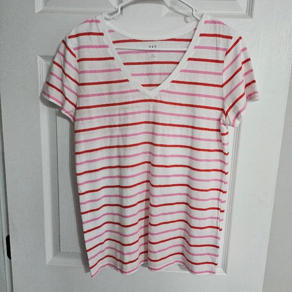 GAP factory stripe red pink favorite Tee shirt size Large white v neck